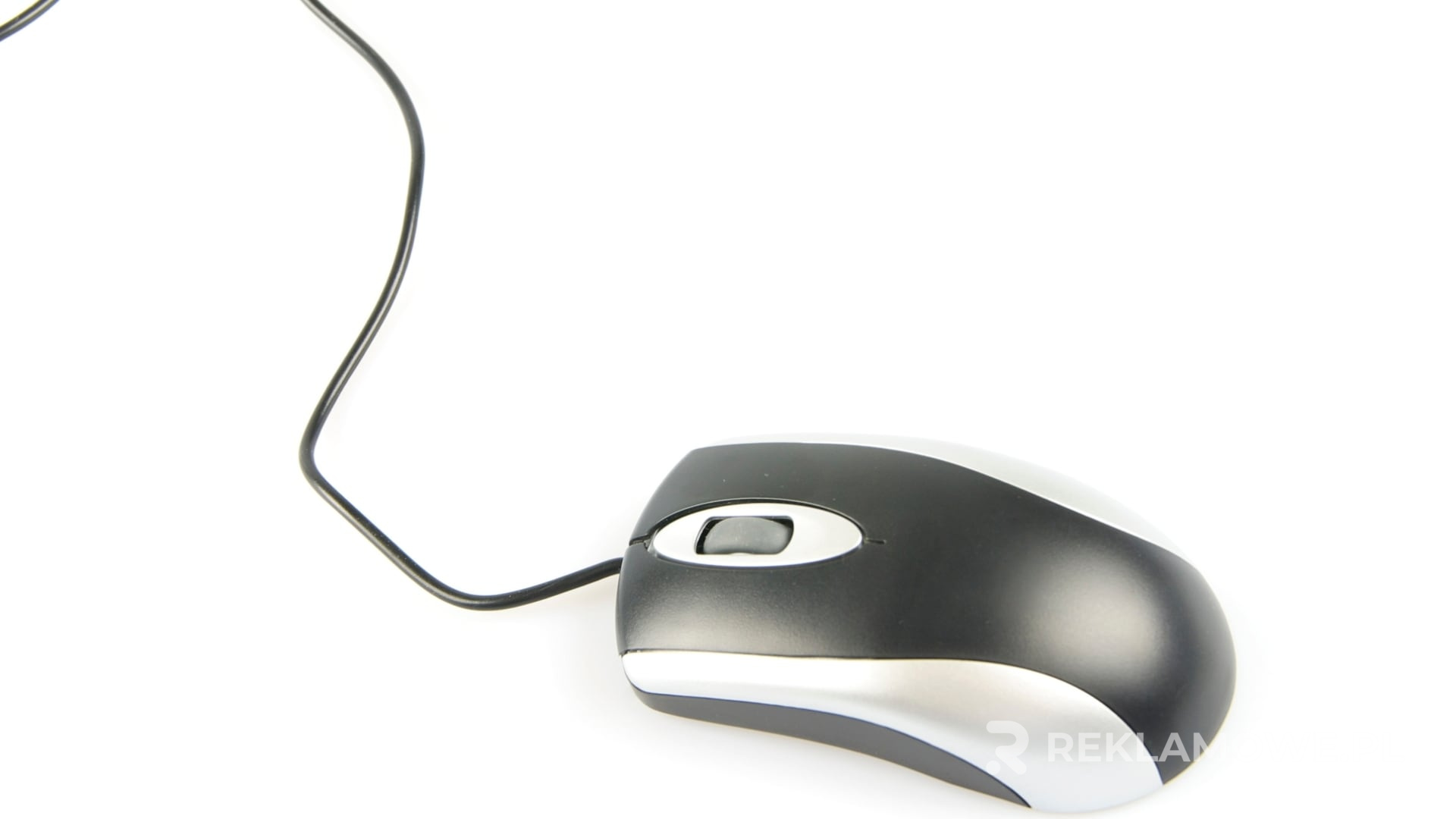 Nowoczesna mysz komputerowa na biurku