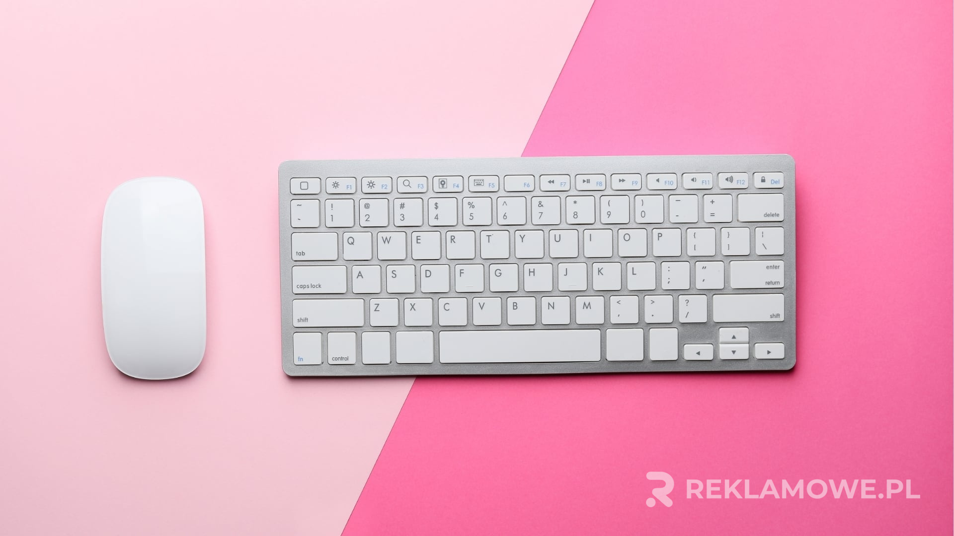 Myszka reklamowa na biurku