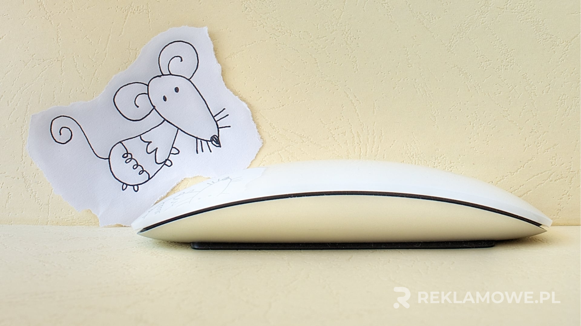 Ergonomiczna myszka reklamowa z logo firmy